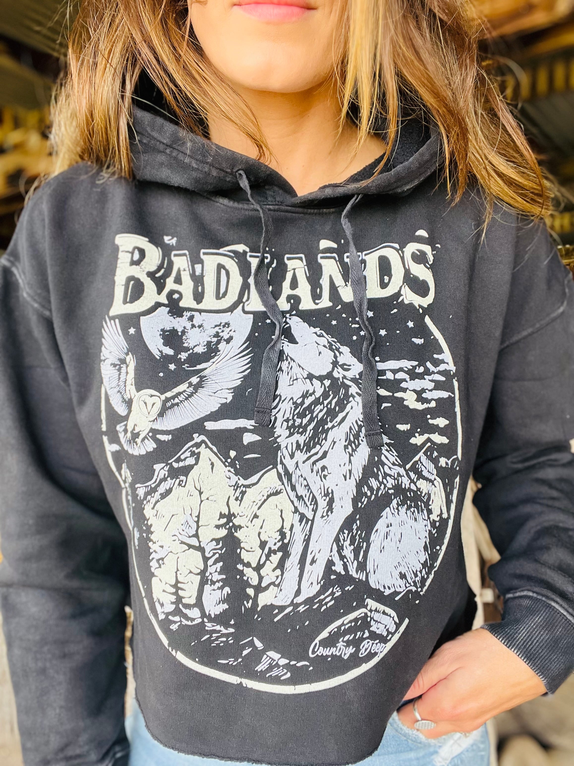 Badlands Wolf Distressed Tee