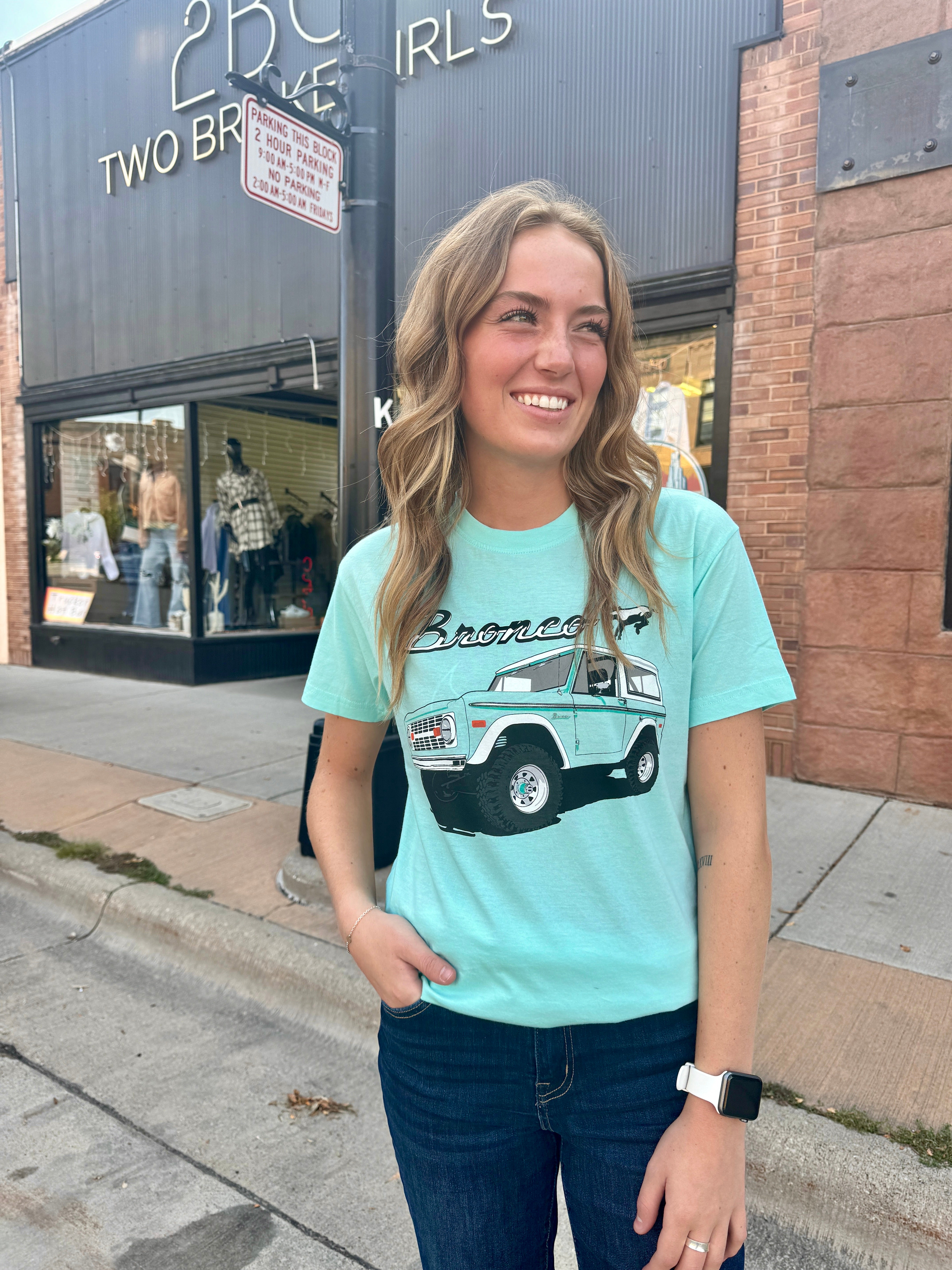 AMERICAN NEEDLE Retro Bronco Tee